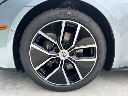Used 2025 Porsche Panamera RWD image 39