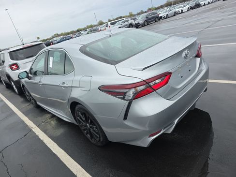Used 2023 Toyota Camry SE image 7