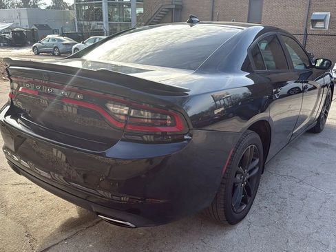 Used 2019 Dodge Charger SXT w/ Blacktop Package image 7