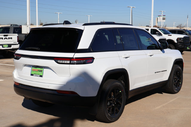 New 2026 Jeep Grand Cherokee Altitude RWD image 7