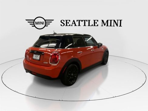 Used 2020 MINI Cooper 4-Door Hardtop FWD image 11