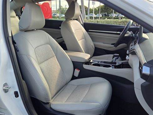 Used 2024 Nissan Altima 2.5 SL image 17