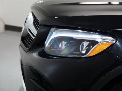 Used 2019 Mercedes-Benz GLC 300 4MATIC Coupe image 16