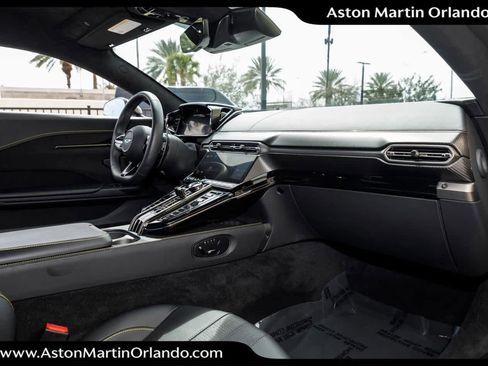 Used 2025 Aston Martin V8 Vantage Coupe image 56
