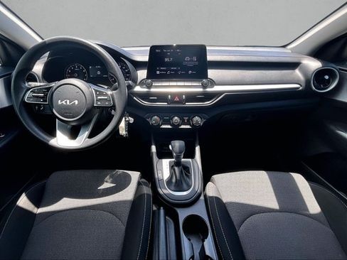 Used 2024 Kia Forte LXS w/ LXS Technology Package FWD image 16