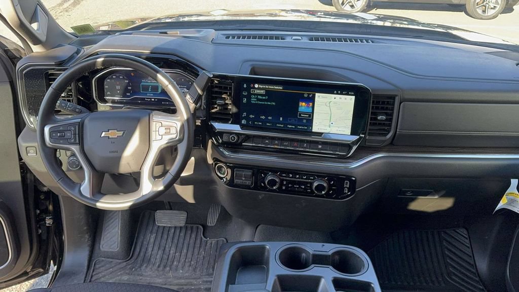 Used 2025 Chevrolet Silverado 1500 LT AWD/4WD image 10