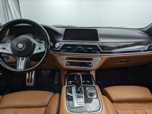 Used 2021 BMW 740i xDrive w/ Autobahn Package AWD/4WD image 24