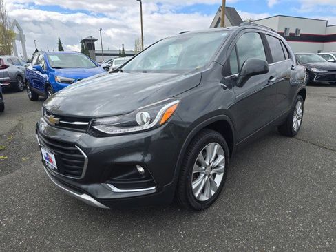 Used 2017 Chevrolet Trax Premier w/ Driver Confidence II Package AWD/4WD image 7