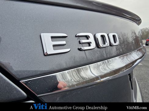 Used 2018 Mercedes-Benz E 300 E 300 image 26