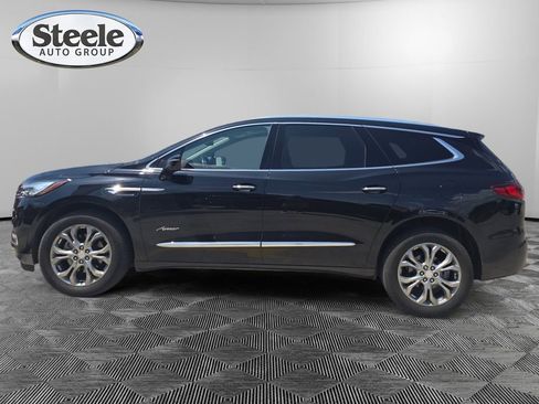 Used 2018 Buick Enclave Avenir w/ Avenir Technology Package AWD/4WD image 2