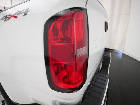 Used 2022 Chevrolet Colorado W/T w/ WT Convenience Package AWD/4WD image 29