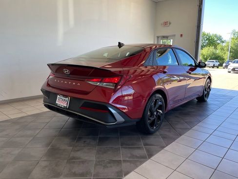 Used 2026 Hyundai Elantra Sport FWD image 5