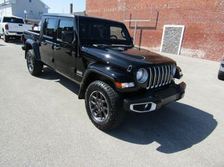 Used 2023 Jeep Gladiator Overland AWD/4WD video 1