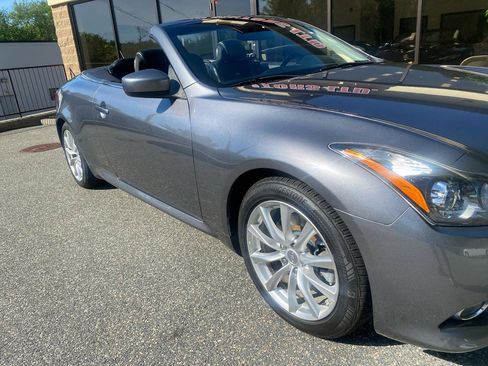 Used 2013 INFINITI G37 Convertible w/ Premium Pkg RWD image 28