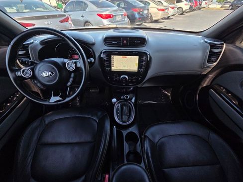 Used 2015 Kia Soul + w/ Primo Package FWD image 19