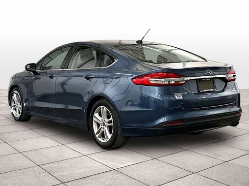 Used 2018 Ford Fusion SE w/ Fusion SE Technology Package FWD image 10