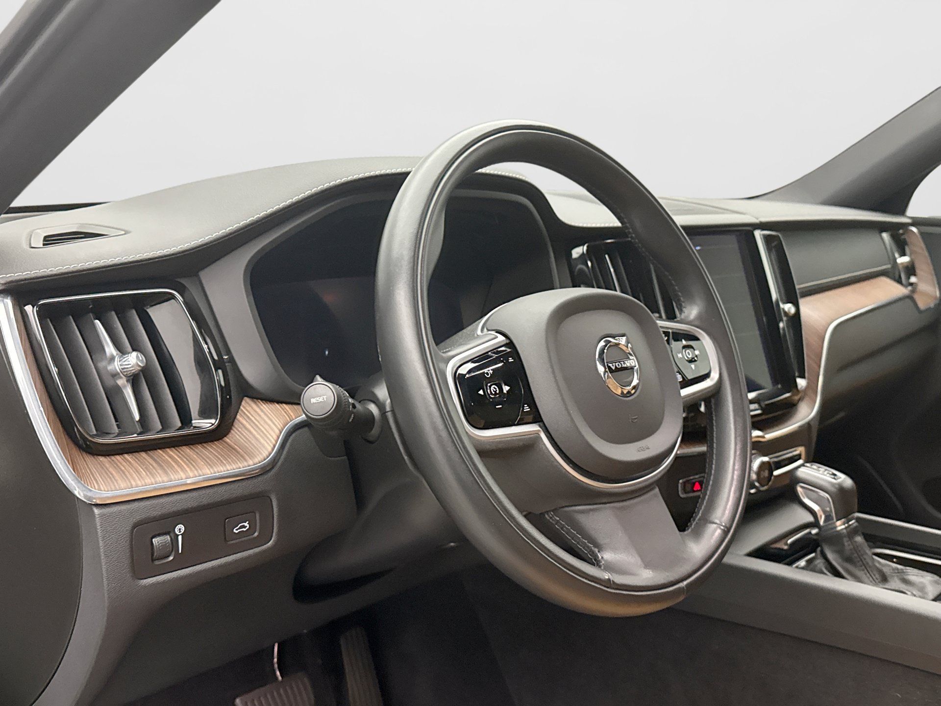 Used 2021 Volvo XC60 T5 Inscription AWD/4WD image 7