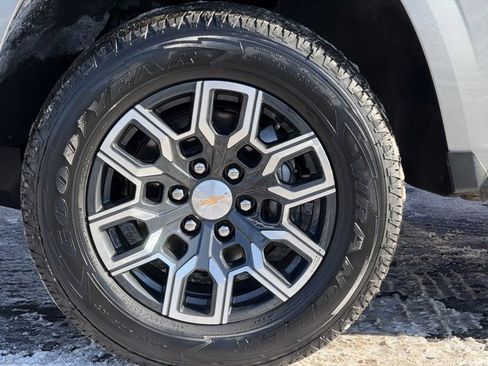 Used 2023 Chevrolet Colorado LT w/ LT Convenience Package III image 12