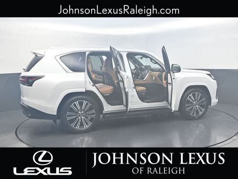 New 2026 Lexus LX 700h Luxury image 24