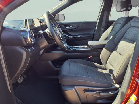 Used 2026 Chevrolet Equinox LT image 10