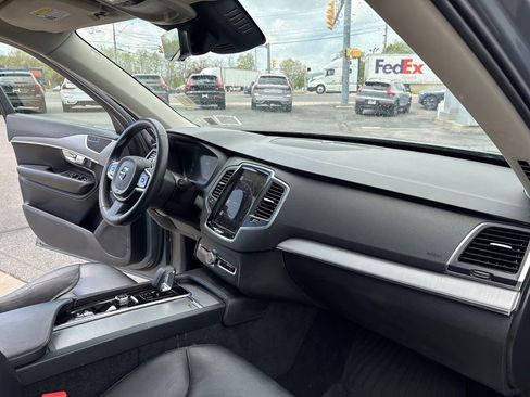 Used 2023 Volvo XC90 B5 Core w/ Protection Package Premier AWD/4WD image 30