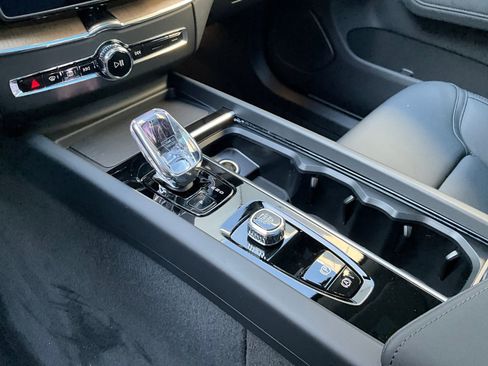 New 2026 Volvo XC60 B5 Plus w/ Protection Package Premier image 28