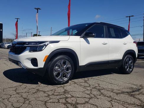 Certified 2024 Kia Seltos S image 9