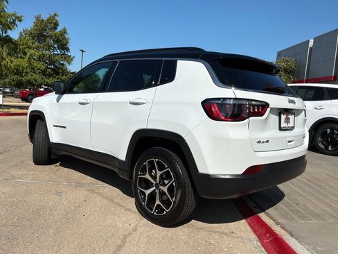 Used 2025 Jeep Compass Limited AWD/4WD image 8