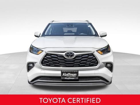 Certified 2025 Toyota Highlander XLE AWD/4WD image 4