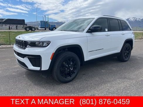 New 2026 Jeep Grand Cherokee Altitude AWD/4WD image 8