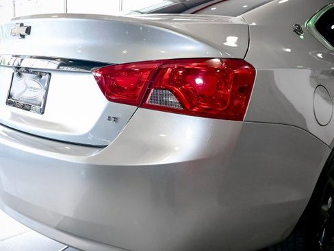 Used 2019 Chevrolet Impala LT FWD image 11