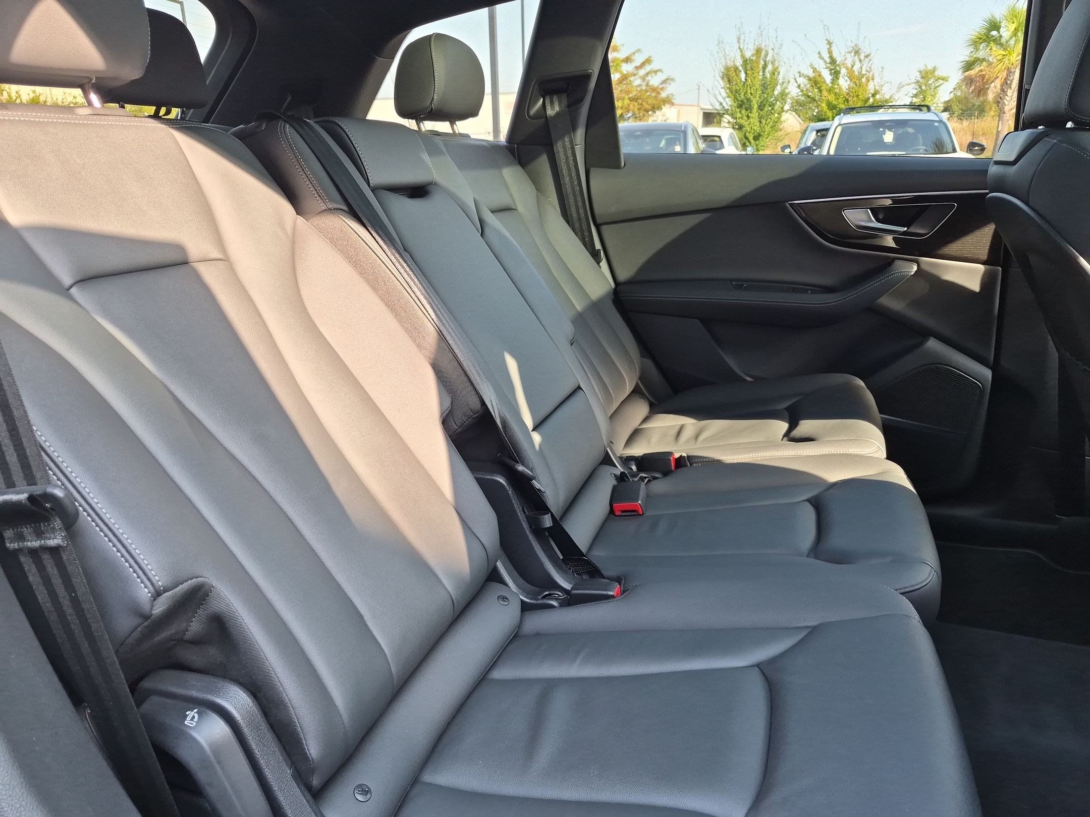 Used 2025 Audi Q7 3.0T Premium Plus AWD/4WD image 33