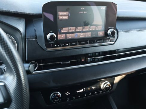 Used 2022 Mitsubishi Outlander ES image 18