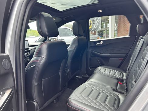 Used 2023 Ford Escape ST-Line Elite w/ Premium Technology Package AWD/4WD image 28
