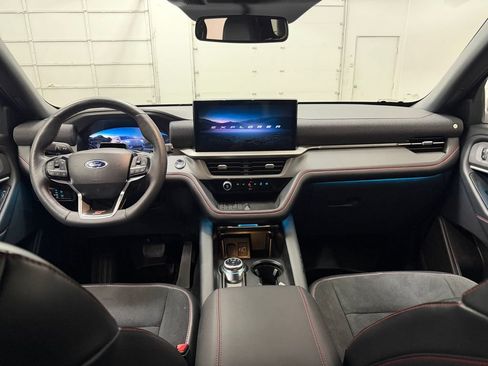 Used 2025 Ford Explorer ST AWD/4WD image 13
