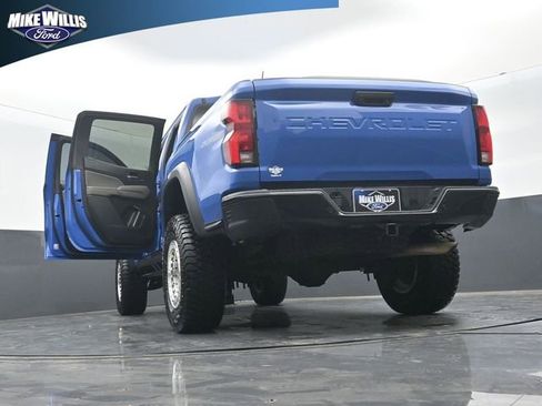 Used 2025 Chevrolet Colorado ZR2 w/ Technology Package AWD/4WD image 30