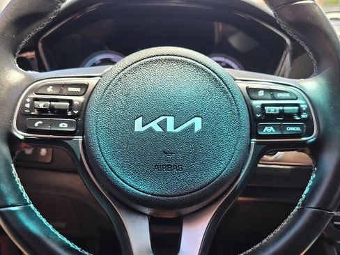Used 2022 Kia Niro LXS FWD image 26