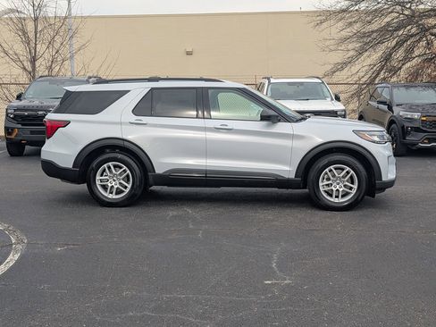 New 2026 Ford Explorer Active w/ Active Comfort Package image 3