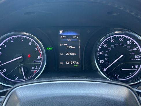 Used 2019 Toyota Camry SE w/ Convenience Package image 40