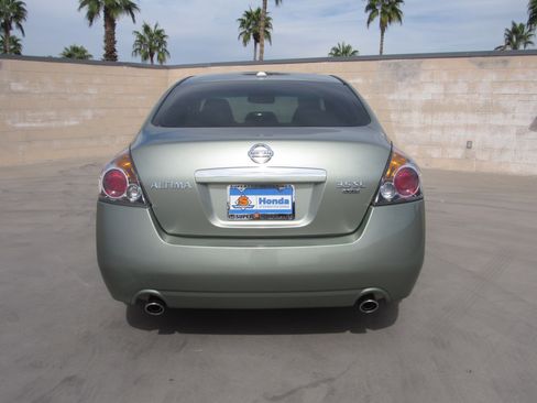 Used 2007 Nissan Altima 3.5 SL w/ Emergency Aid Pkg image 7