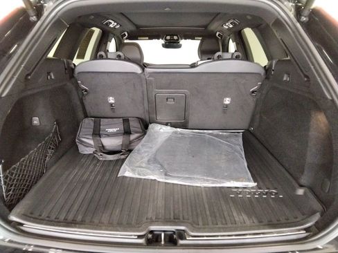 Used 2022 Volvo XC60 T8 R-Design w/ Advanced Package image 11