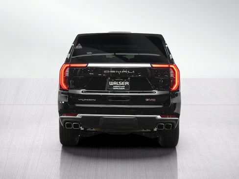 Used 2025 GMC Yukon Denali w/ Sun & Power Step Package AWD/4WD image 4