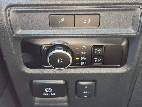 Used 2024 Ford Expedition XLT AWD/4WD image 33