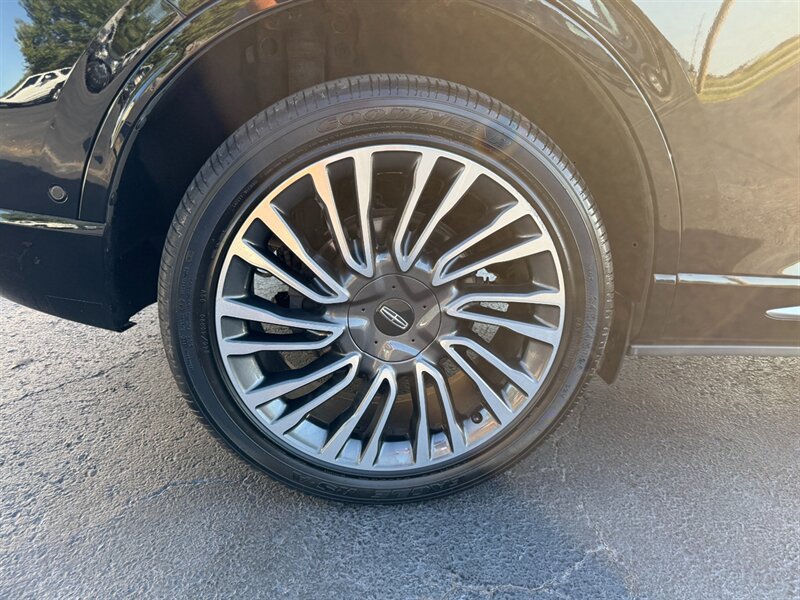 Used 2020 Lincoln Corsair Reserve w/ Equipment Group 202A AWD/4WD image 28
