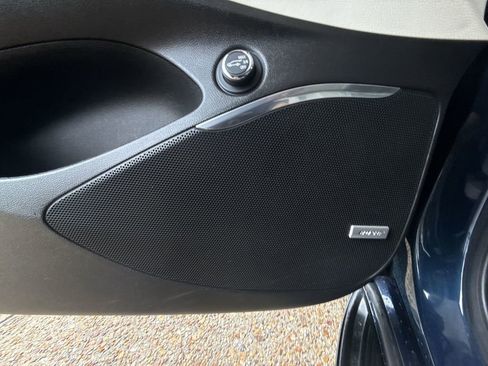 Certified 2024 Buick Enclave Avenir w/ Avenir Technology Package image 24