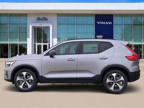 New 2026 Volvo XC40 B4 Core w/ Climate Package image 3