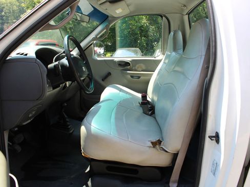 Used 2000 Ford F150 XLT AWD/4WD image 14