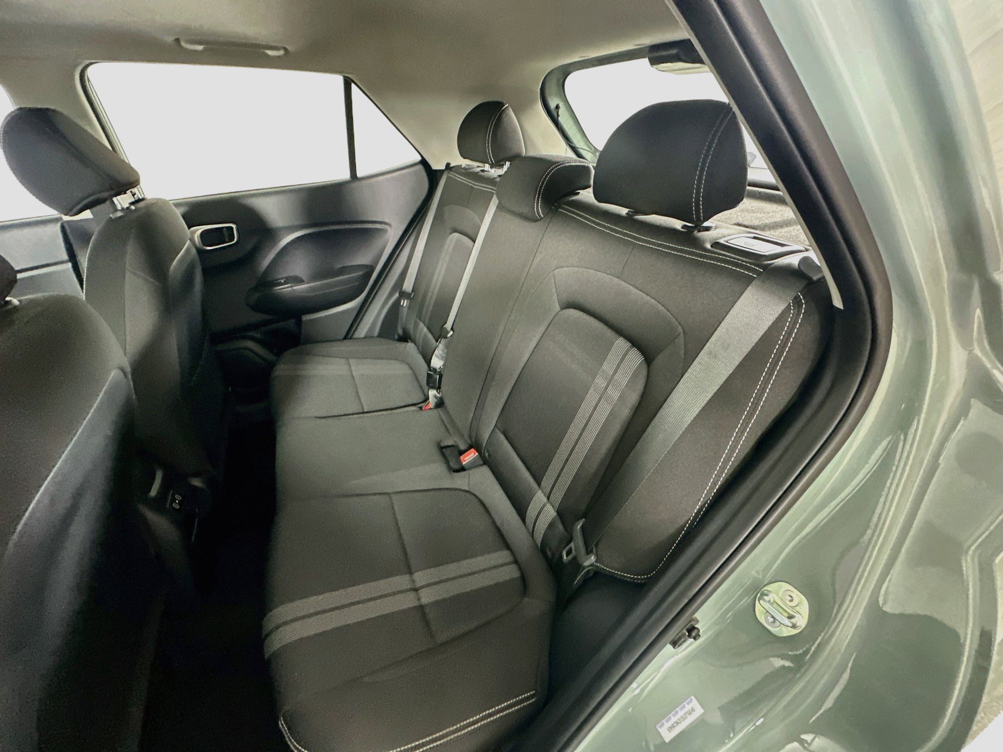 Used 2025 Hyundai Venue SEL FWD image 27