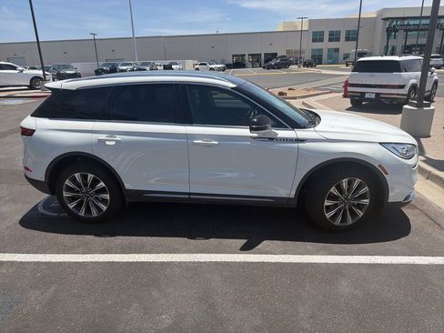 Used 2020 Lincoln Corsair Reserve w/ Equipment Group 201A FWD image 4