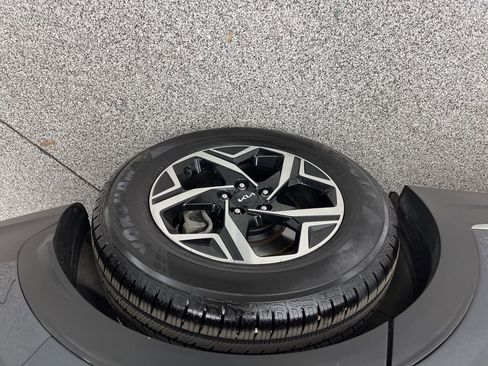 Used 2023 Kia Sportage LX image 7